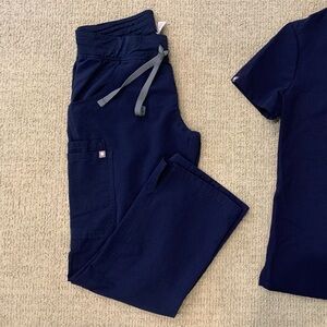 FIGS scrubs - petite small kade cargo scrub pants